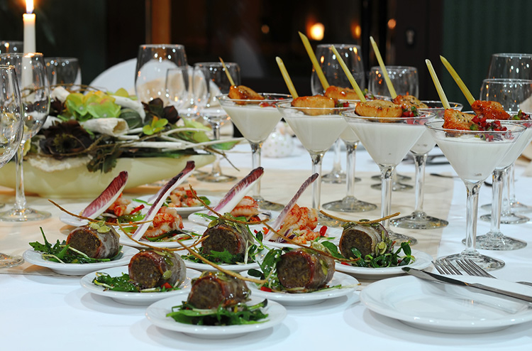5 new and fashionable ideas in wedding catering for 2017